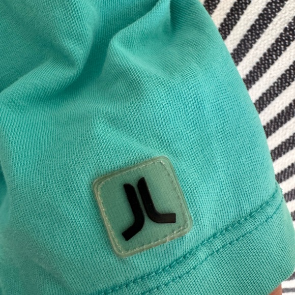 WEZC tee 🏂 - Picture 3 of 5